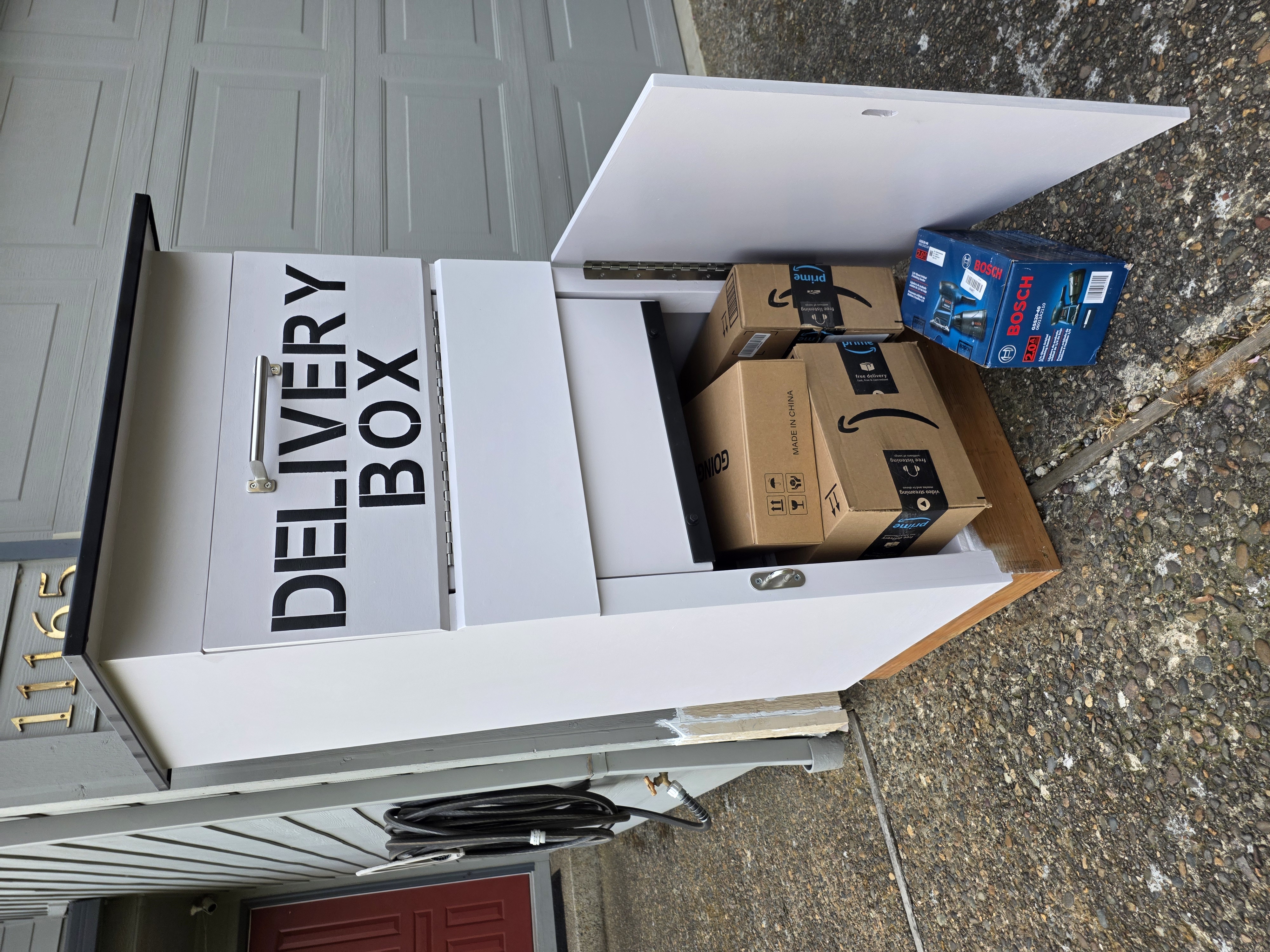 Detailed view of Delivery Box